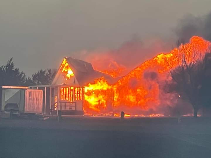 House Fire South of Natoma 12-15-21 Photo by Justin Frye